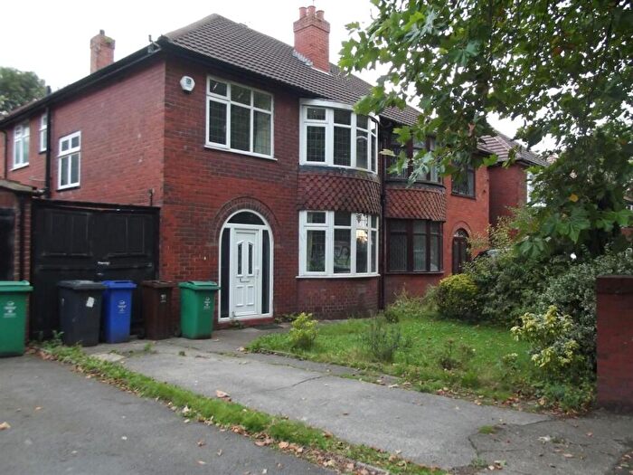 5 Bedroom House To Rent In Old Hall Lane, Manchester, M14