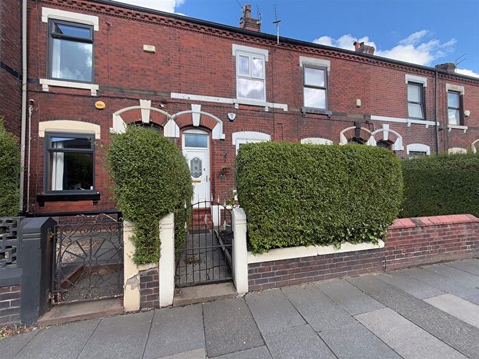 2 Bedroom Terraced House For Sale In King Street, Dukinfield, SK16