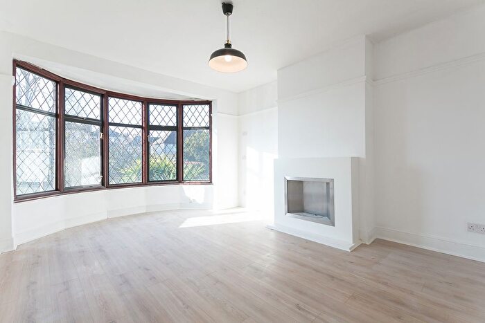 6 Bedroom Semi-detached House For Sale In Ravensbourne Park, London, SE6