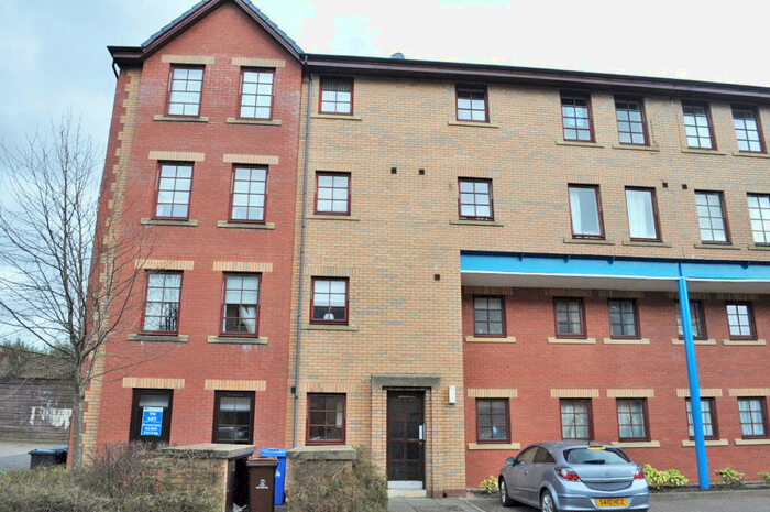 2 Bedroom Flat To Rent In Strathleven Place, Dumbarton, West Dunbartonshire, G82