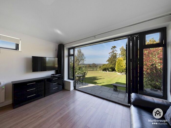 Studio To Rent In Hoe Lane, Abridge, Romford, Essex, RM4