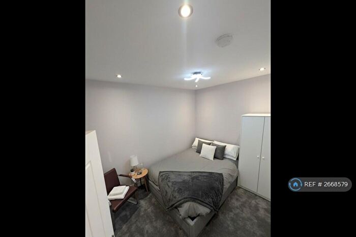 2 Bedroom Flat To Rent In Northumberland Avenue, Reading, RG2