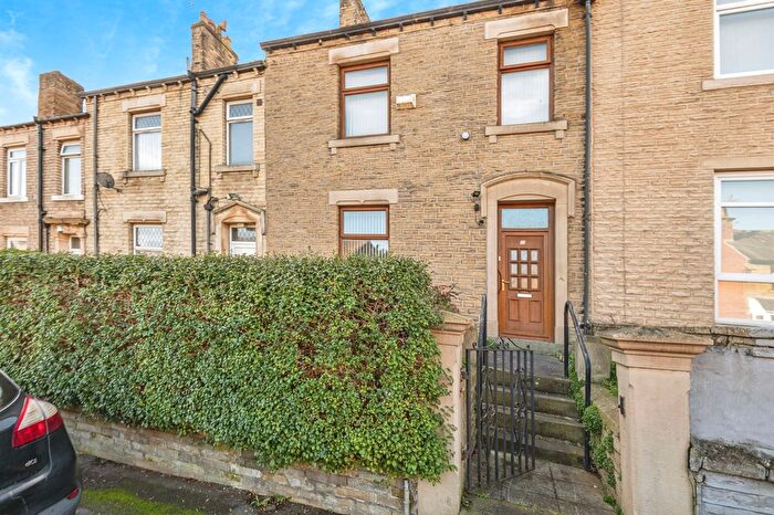 3 Bedroom Terraced House For Sale In Crescent Road, Birkby, Huddersfield, HD2