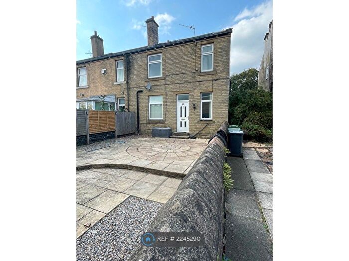 2 Bedroom End Of Terrace House To Rent In Brighton Terrace, Scholes, Cleckheaton, BD19