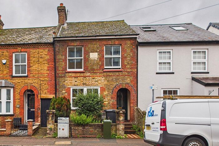 3 Bedroom Semi-Detached House For Sale In Cotterells, Hemel Hempstead, HP1