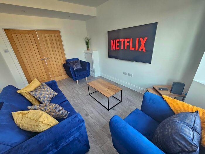 4 Bedroom Town House To Rent In Hamilton Road, London, E17