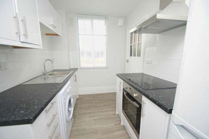2 Bedroom Flat To Rent In The Parade, High Street, Watford, WD17
