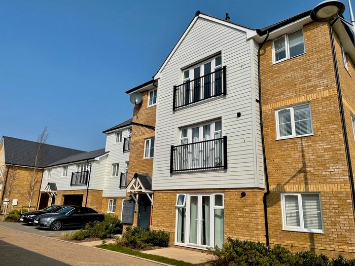 2 Bedroom Flat To Rent In Holmbush Drive, Faygate, Horsham, RH12