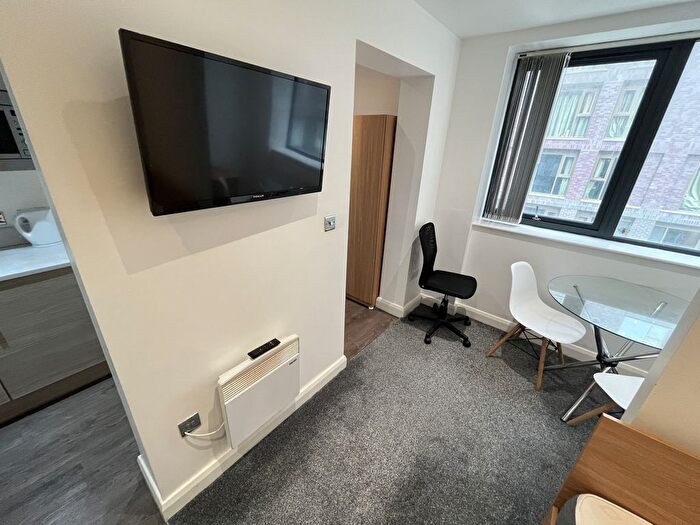 Studio To Rent In Bracken House, - Charles Street, Manchester, Lancashire, M1