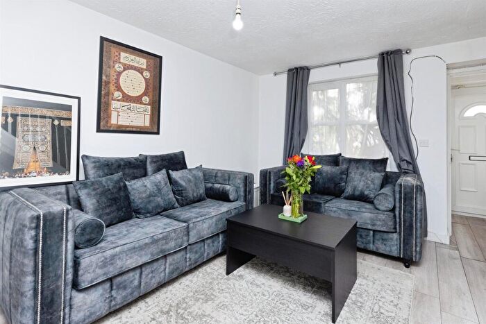 2 Bedroom End Of Terrace House For Sale In Bierley House Avenue, Bradford, BD4