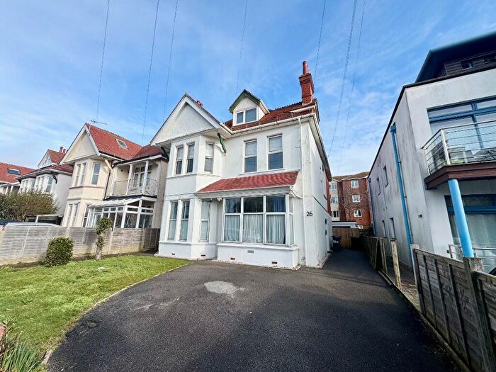 2 Bedroom Flat To Rent In Stourcliffe Avenue, Bournemouth, Dorset, BH6