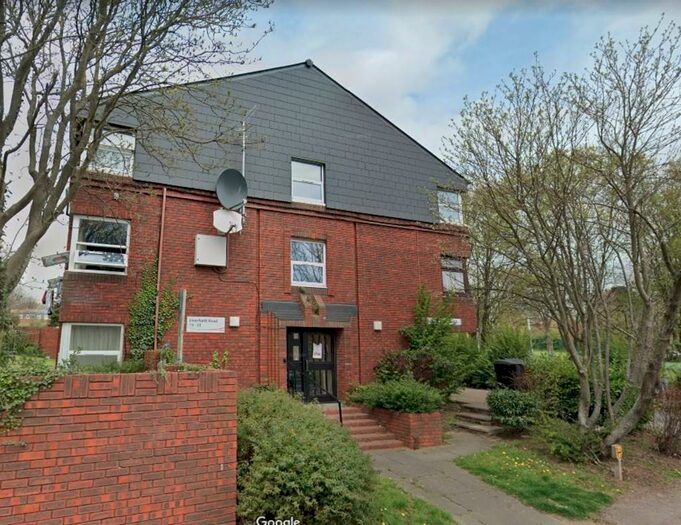 2 Bedroom Apartment To Rent In Inverforth Road, N11