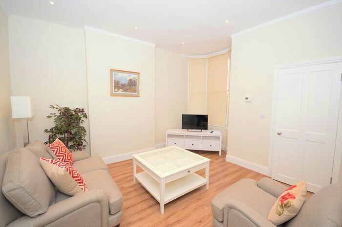 2 Bedroom Flat To Rent In West Parade, Lincoln, Lincoln, LN1