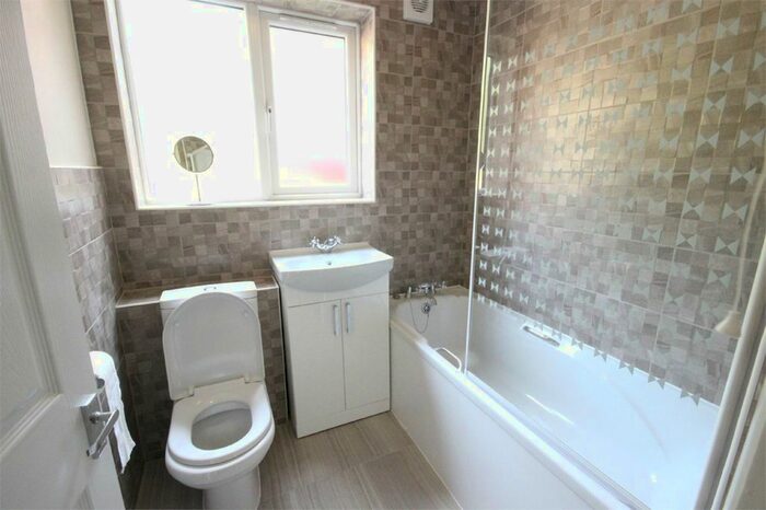1 Bedroom Flat To Rent In Littlebrook Avenue, Burnham, SL2