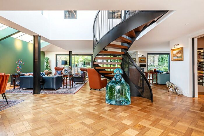 5 Bedroom Detached House To Rent In Hillside Close, London, NW8