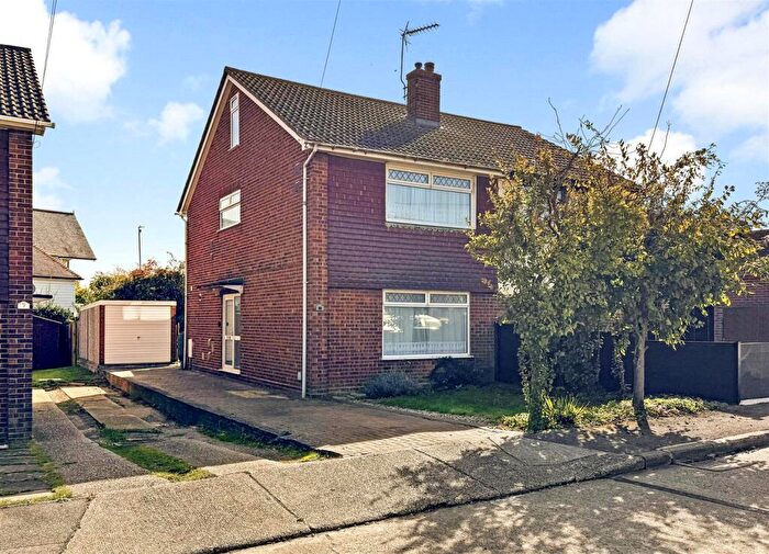 3 Bedroom Semi-Detached House For Sale In Old Farm Close, Whitstable, CT5