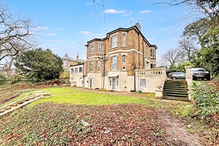 Flat To Rent In Bournemouth, BH1