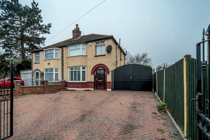 3 Bedroom Semi-Detached House To Rent In Woburn Road, Kempston, MK42