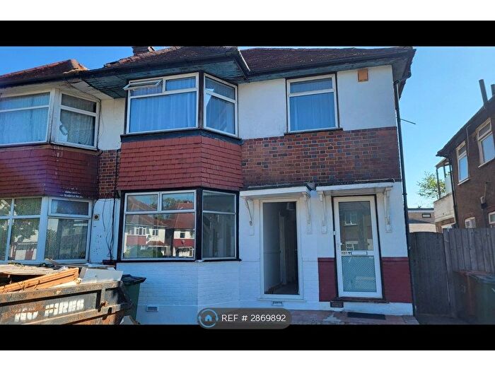 2 Bedroom Maisonette To Rent In Everton Drive, Stanmore, HA7