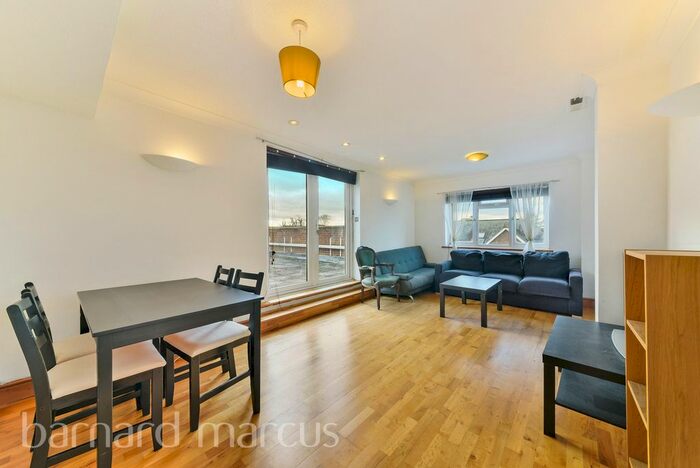 2 Bedroom Flat To Rent In Stanley Road, Sutton, SM2