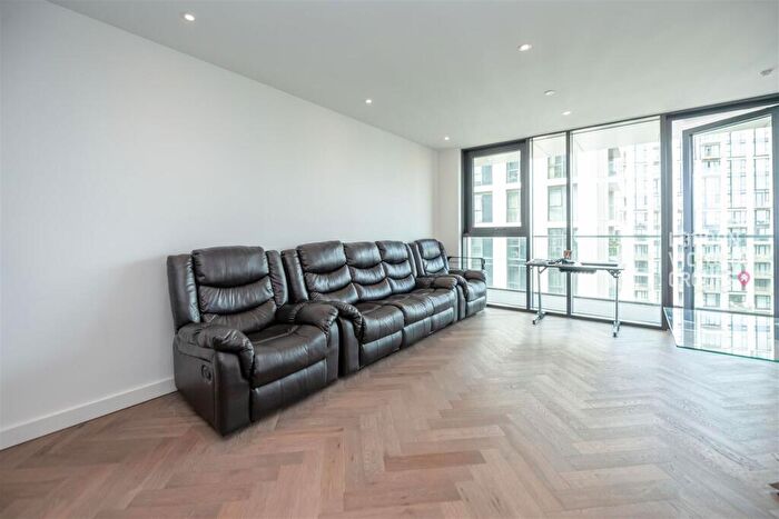 2 Bedroom Apartment To Rent In Merino Gardens, London, E1W