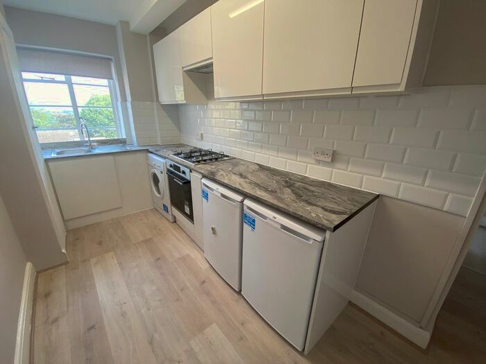 3 Bedroom Flat To Rent In Northwood Hall, Hornsey Lane, Highgate, London, N6