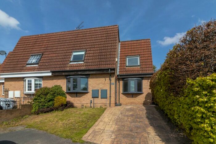 3 Bedroom Semi-Detached House To Rent In Lobwood Lane, Worsbrough, Barnsley, S70