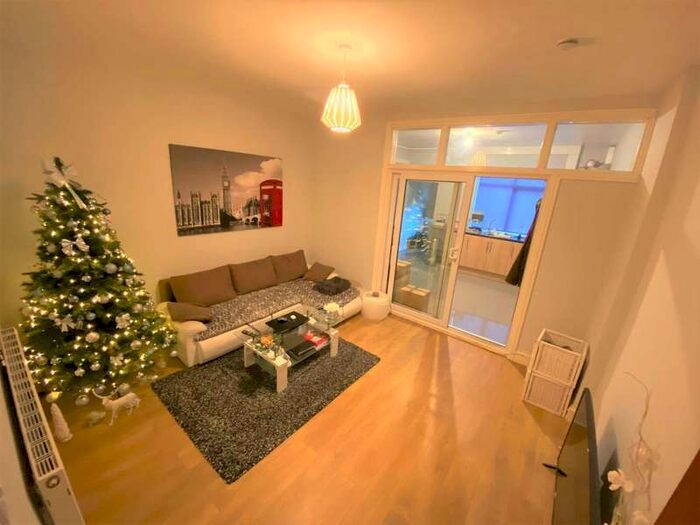 3 Bedroom Flat To Rent In Wellington Road, Bilston, WV14