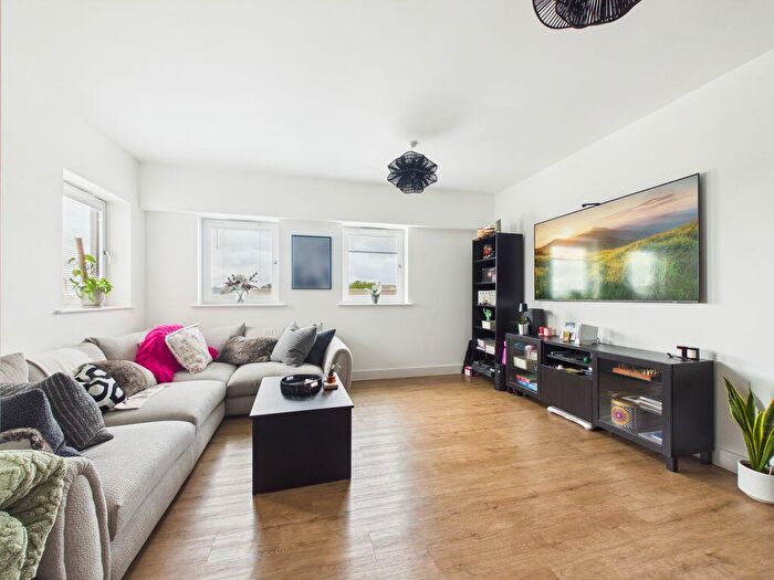 2 Bedroom Apartment For Sale In The Post House, Barnwood, GL4