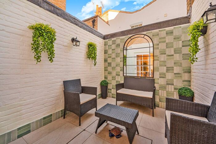 2 Bedroom Terraced House To Rent In Bowland Yard, Knightsbridge, SW1X