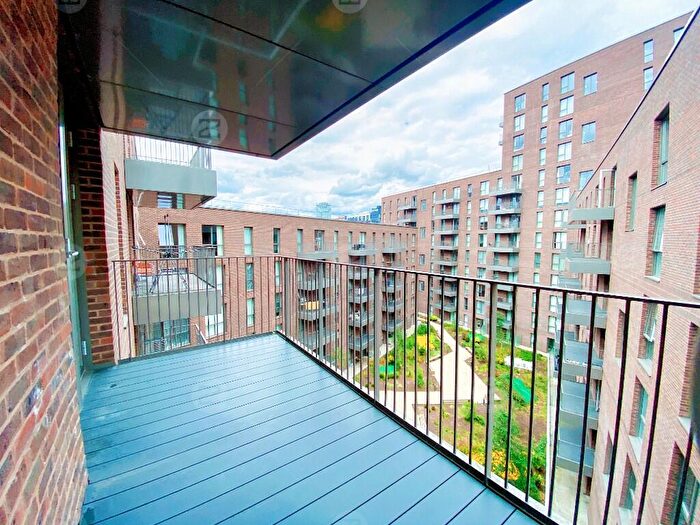 2 Bedroom Flat For Sale In West Timber Yard, Hurst Street, Birmingham, B5