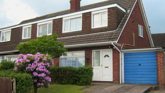 3 Bedroom Semi-Detached House To Rent In Buckley Road, Chell Heath, ST6