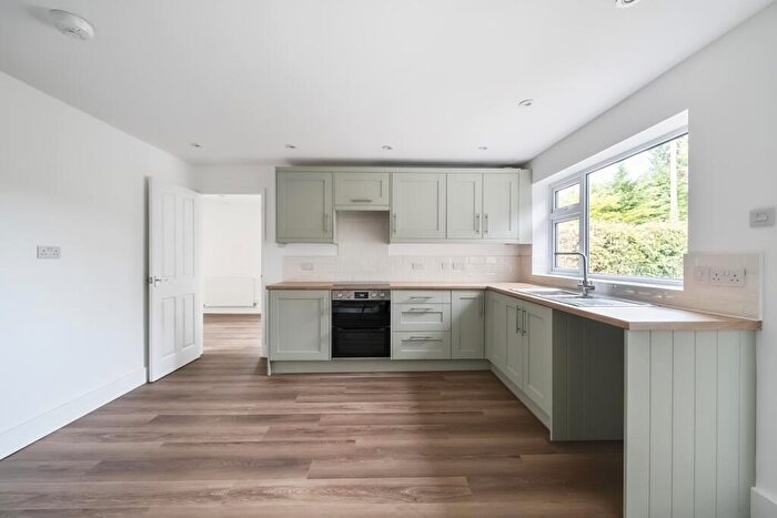 3 Bedroom Bungalow To Rent In South Street Aldbourne, SN8