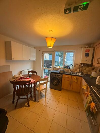 4 Bedroom Terraced House To Rent In Scarborough Street, London, E1