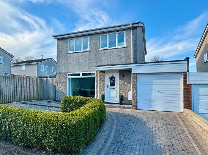 3 Bedroom Detached House For Sale In Poplar Drive, Milton Of Campsie, G66