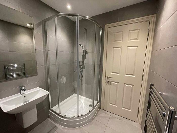 1 Bedroom Flat To Rent In Flat, St James Row, S1