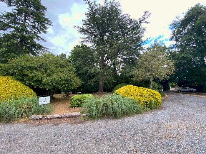 1 Bedroom Flat To Rent In Rosehill House, Emmer Green, RG4