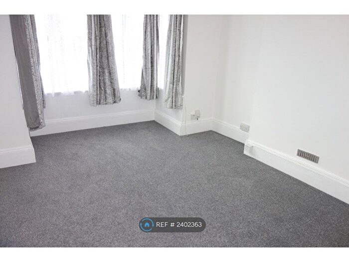 1 Bedroom Flat To Rent In Allendale Rd, Mutley, Plymouth, PL4