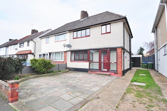 3 Bedroom Semi-Detached House To Rent In Oldfield Road, Bexleyheath, DA7