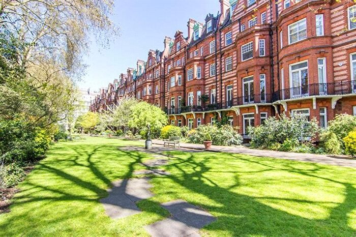 3 Bedroom Flat To Rent In Sloane Gardens, Chelsea, SW1W