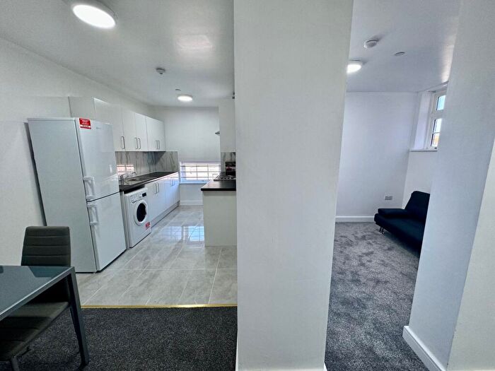 3 Bedroom Apartment To Rent In Castle Edge, City Centre, NG7