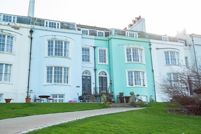 2 Bedroom Maisonette For Sale In Central Parade, Herne Bay, CT6