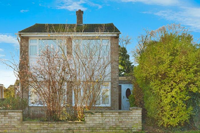 3 Bedroom Detached House For Sale In High View, Deanshanger, Milton Keynes, MK19