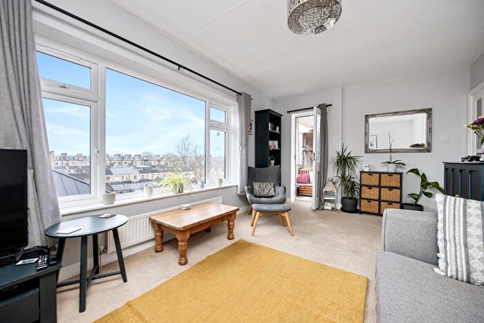 2 Bedroom Apartment For Sale In Cornwall Court, Wilbury Avenue, BN3