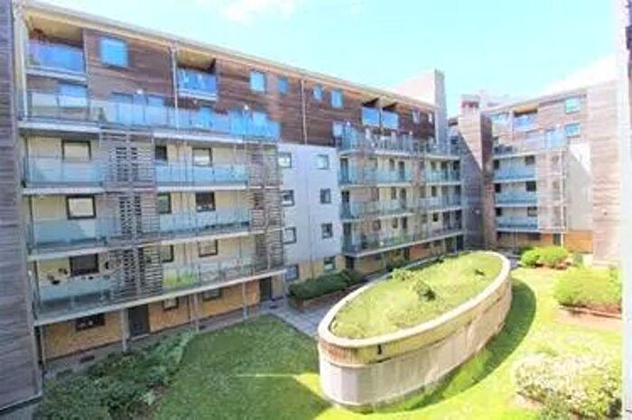 2 Bedroom Detached House To Rent In Kingscote Way, Brighton, BN1