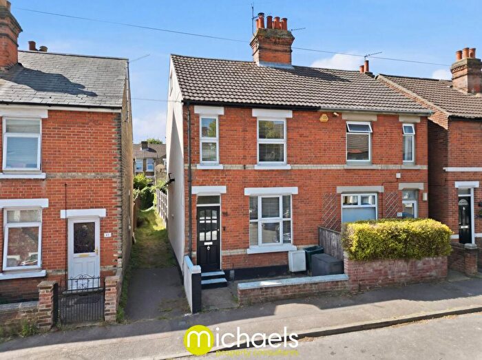 4 Bedroom Semi-Detached House For Sale In King Stephen Road, Colchester, CO1