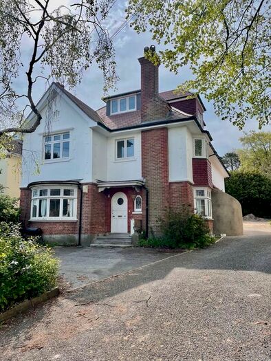 3 Bedroom Flat To Rent In Parkstone, Poole, BH14