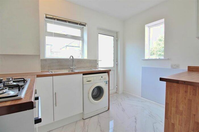 2 Bedroom Maisonette To Rent In Warkworth Gardens, Isleworth, TW7