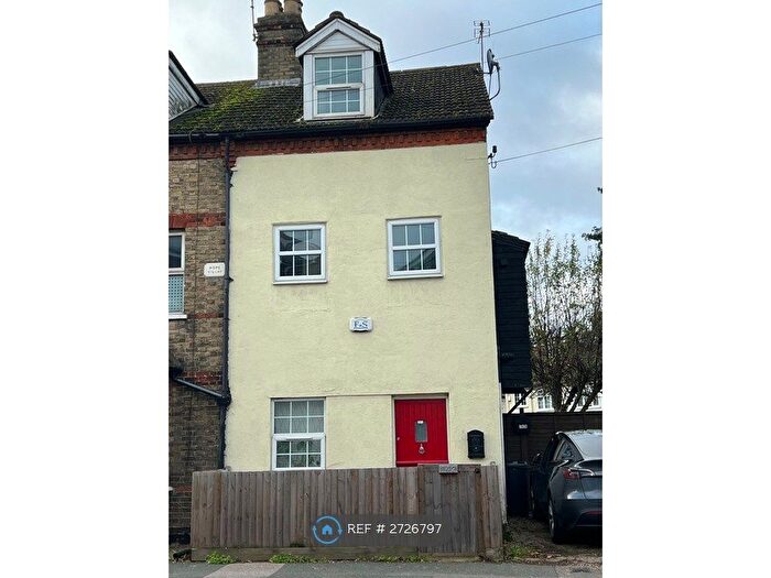 1 Bedroom Semi Detached House To Rent In Ongar Road, Brentwood, CM15