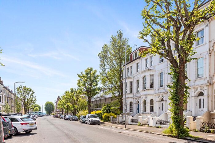 2 Bedroom Flat To Rent In Tisbury Road, Hove, BN3